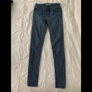 Levi Jeans 711